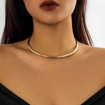 Chunky Circle Torques Choker Necklace – Elegant Women’s Collar