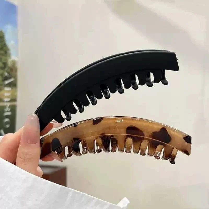 Banana Fish-Shaped Hair Clip – Solid Color Ponytail Barrette for Women