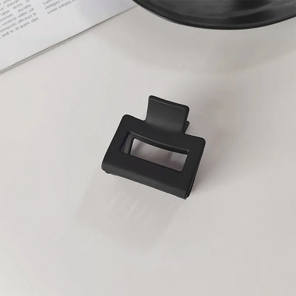 Elegant Black Geometric Hair Claw Clip – Toothed Hairpin for Women