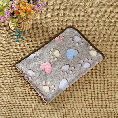 Cozy Fleece Pet Blanket - Soft Sleeping Mat for Dogs & Cats - BeeTrendyShop.COM