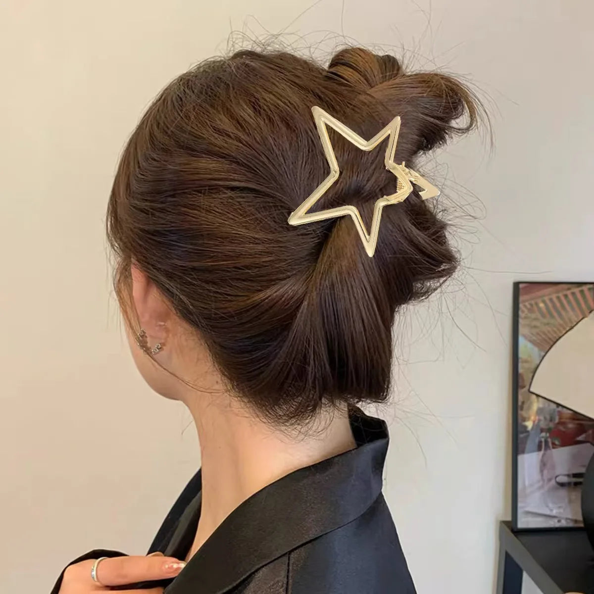 Hollow Star Hair Claw Clip – Y2K Sweet Cool Accessory for Women & Girls