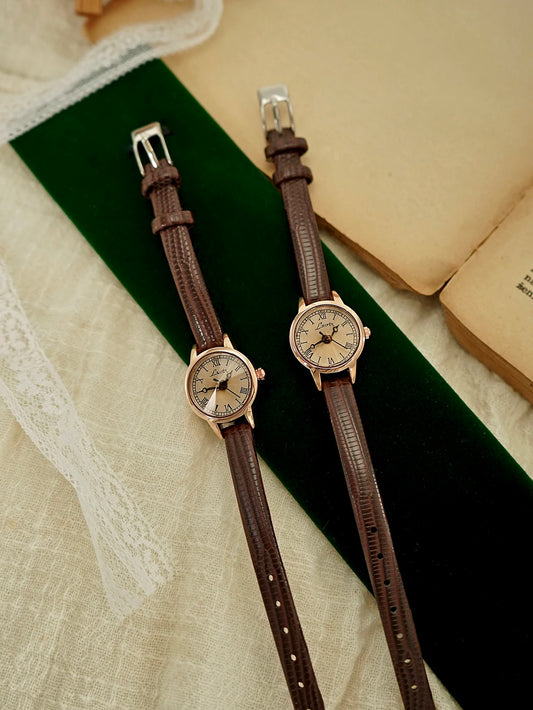 1 Piece of Retro Casual and Elegant Women's Coffee Brown Belt Watch Fashionable Small and Exquisite Round Small Dial Rhinestone Decoration Preppy Style Suitable for Daily Wear Dinner and Other Occasions Decorative Wrists
