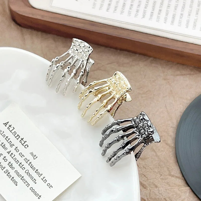 Skeleton Hand Hair Claw Clip – Gothic Punk Halloween Hairpin for Women & Girls
