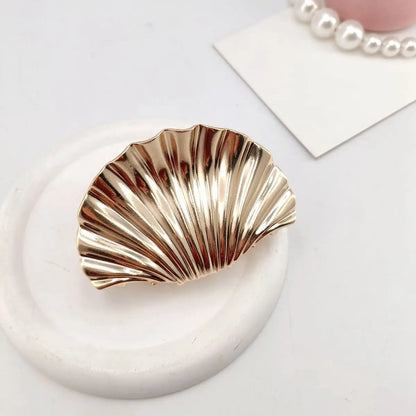 Metal Shell-Shape Hair Claw Clip – Irregular Texture Hairpin for Women & Girls