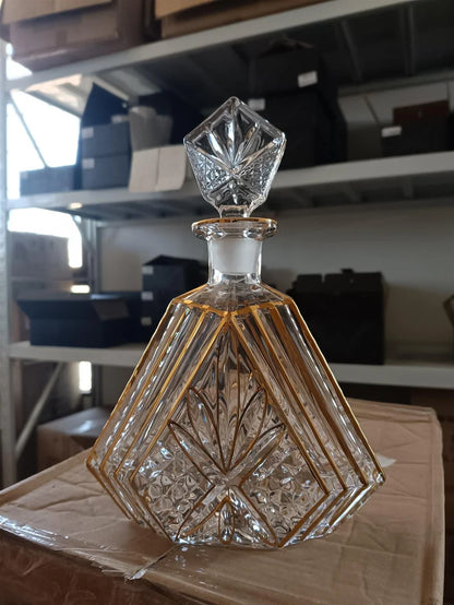 Crystal Red Wine Decanter with Gold Line – Whiskey & Liquor Dispenser Jug