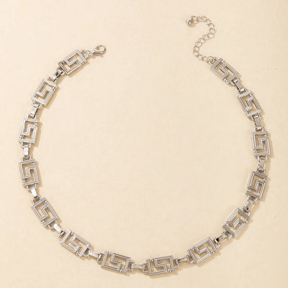 Vintage Labyrinth Choker Necklace – Retro Gold & Silver Clavicle Chain