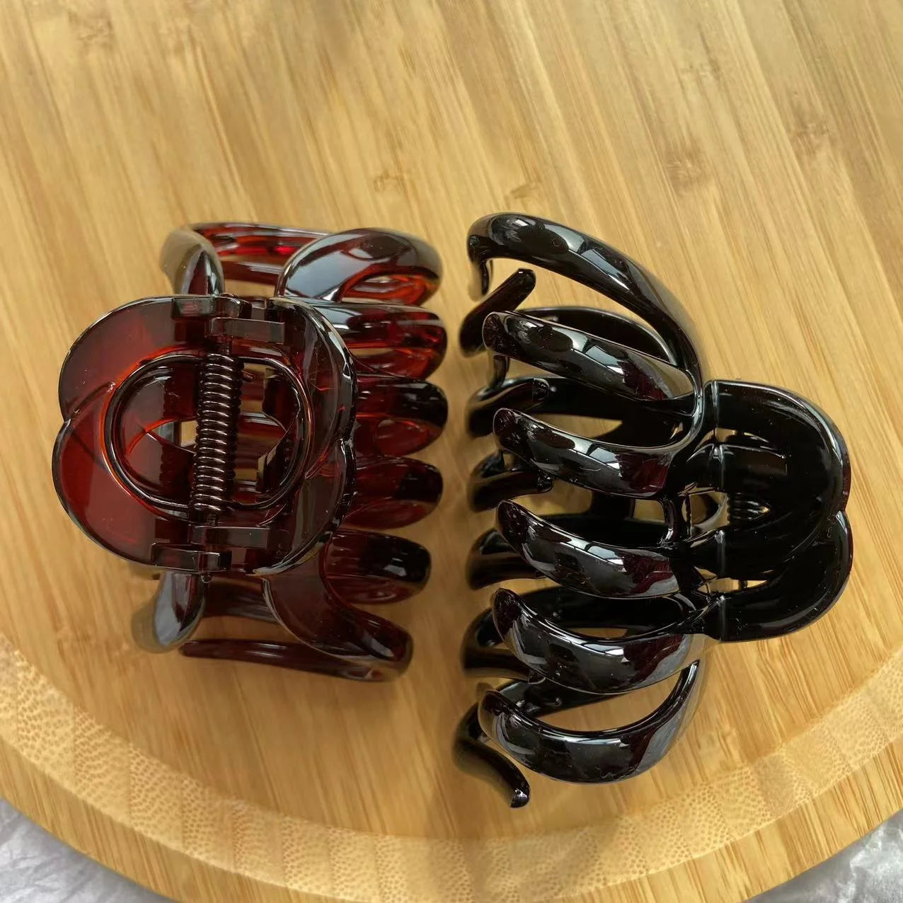 Large Hollow Out Hair Claw Clip – Plastic Crab Clamp for Women & Girls