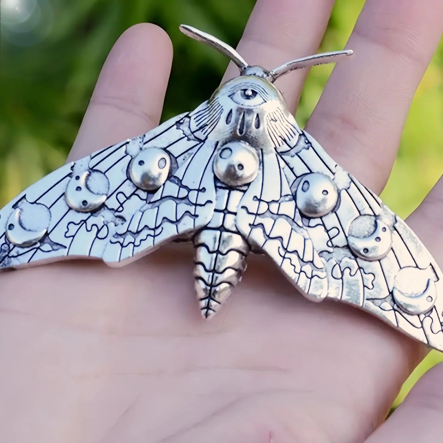 Moth Hair Clip – Vintage Gothic Halloween Hair Pin for Women