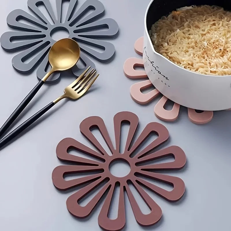 Silicone Heat Insulation Mat – Anti-Scalding Non-Slip Kitchen Coaster for Hot Pots, Bowls & Cups