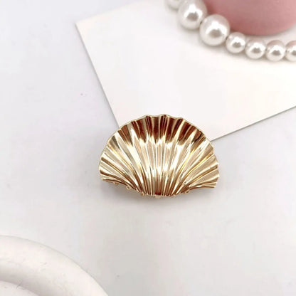 Metal Shell-Shape Hair Claw Clip – Irregular Texture Hairpin for Women & Girls
