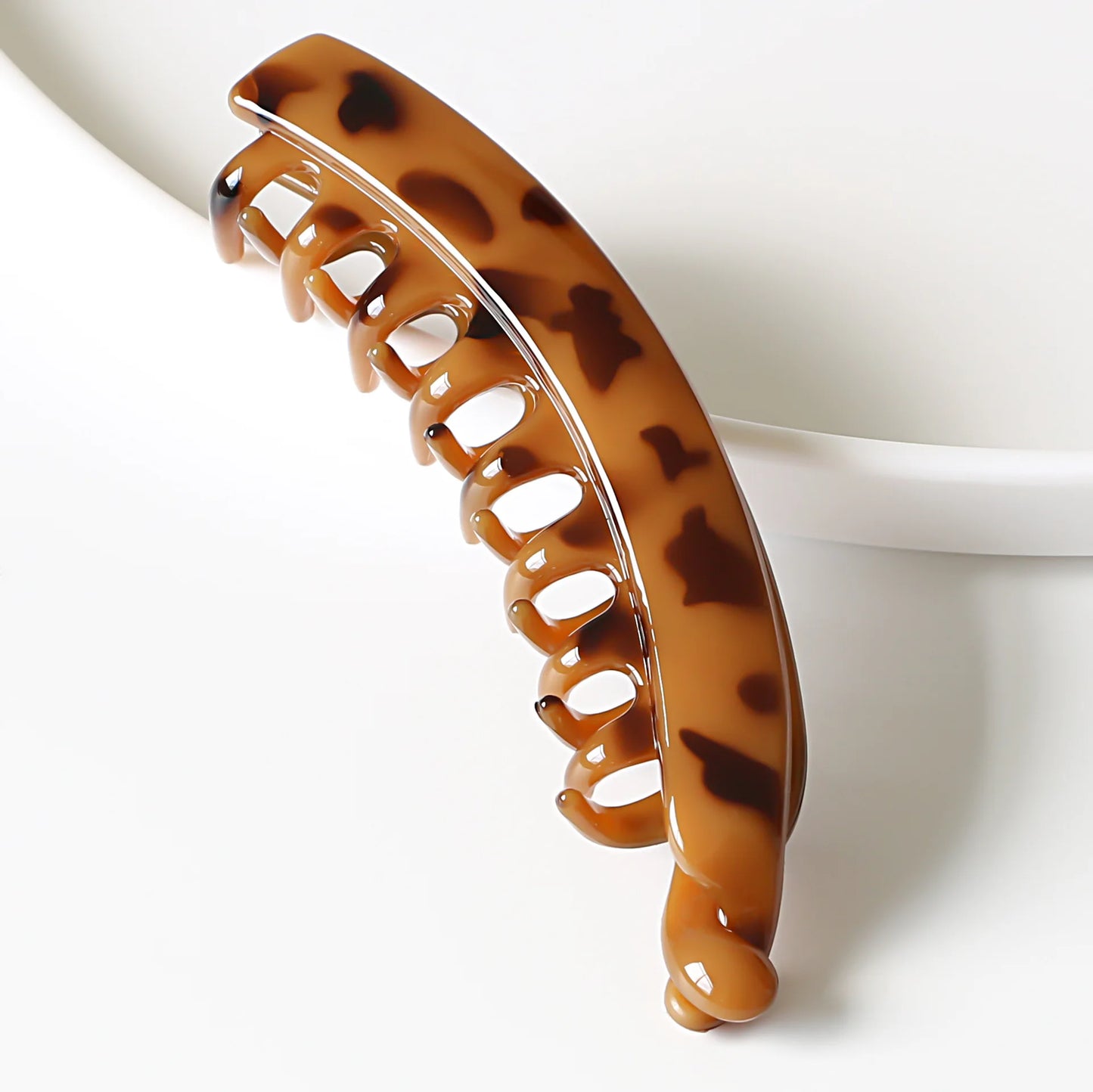Banana Fish-Shaped Hair Clip – Solid Color Ponytail Barrette for Women