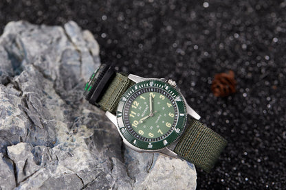 New Fashionable Minimalist Man Watch Luminous Canvas Strap Compass Mountaineering Watch Men's Quartz Watch relojes para hombres - BeeTrendyShop.COM